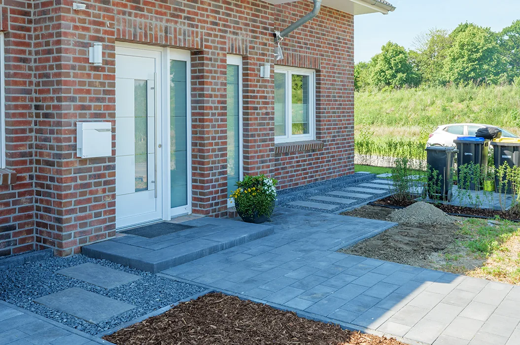 Eingangsbereich mit Materialmix, Senden