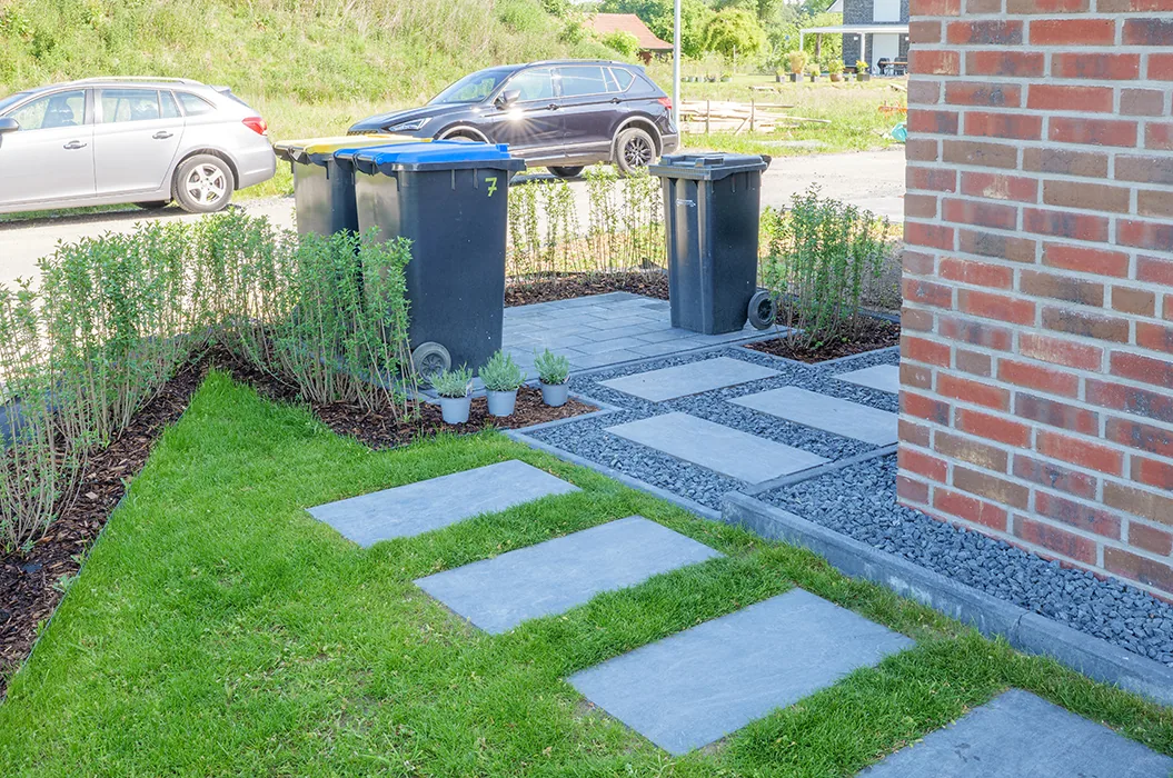 Trittsteine zum Mülltonnenplatz, Senden