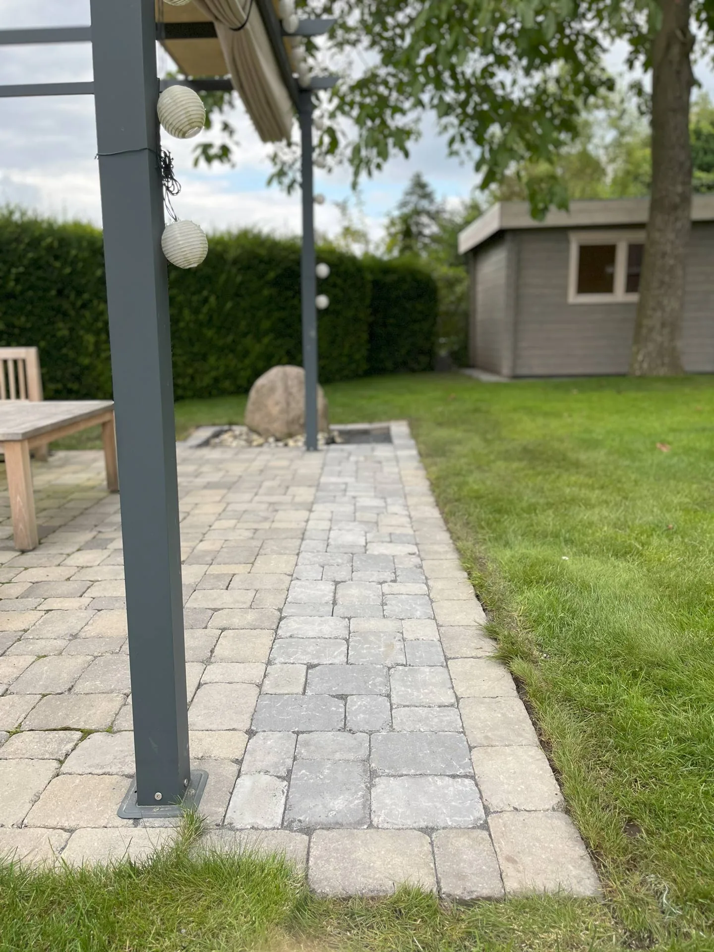 Erweiterung mit gerumpeltem Betonpflaster, Münster