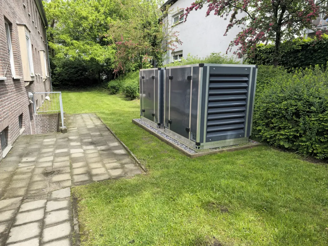 Münster: Fertiges Fundament für eine Wärmepumpenanlage im Garten
